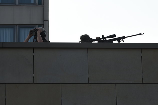 Scharfschützen der Bundespolizei sichern vom Hotel Mercure aus den Hafenbereich in Potsdam. Am 01.09.2016 findet in Potsdam das Treffen der Außenminister der OSZE/OSCE statt.